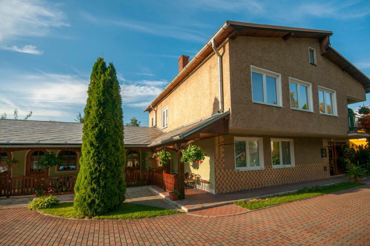 Apartmán pri zámočku Bešeňová Kültér fotó