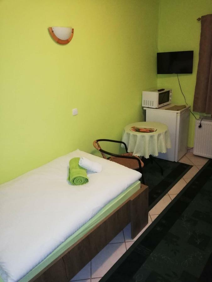 Apartmán pri zámočku Bešeňová Kültér fotó